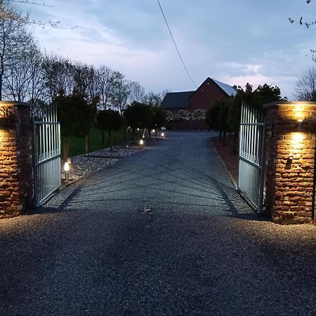La Chambre Des Daines Бинш Екстериор снимка